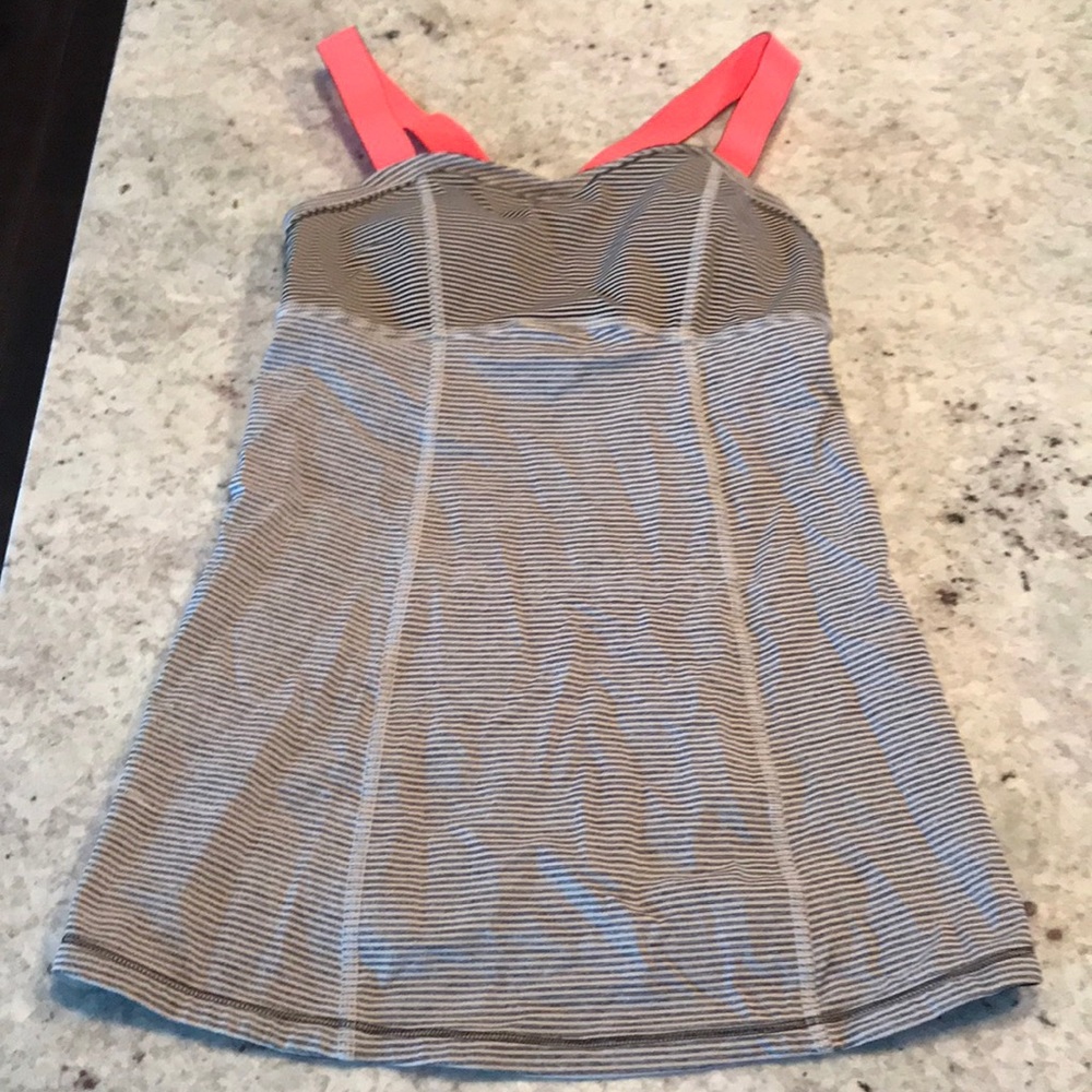 Bundle of 2 Lululemon tanks
